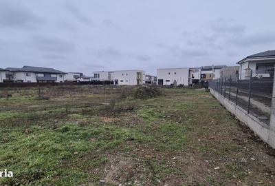 Teren de 1000 mp, în Central