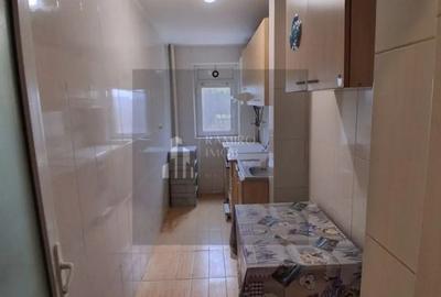 Apartament cu 3 camere semidecomandat în Costin Georgian - 3