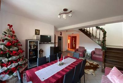 Casă individuală cu 13 camere cu Canalizare în Central - 3