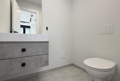 Birou, de 135.60000610352 mp, în Moșilor - 9