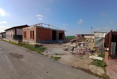 Casă individuală cu 3 camere cu Canalizare în Sânandrei