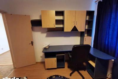 Apartament cu 3 camere, mobilat în Central