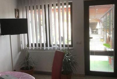 Afumati vila 8 camere , teren 1300 mp , piscina - 12