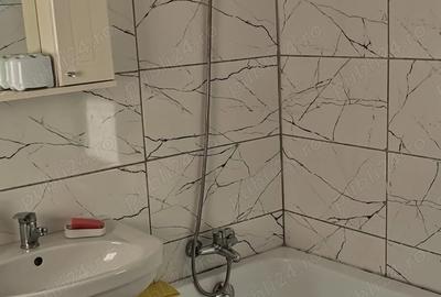 Inchiriez apartament 2 - 5