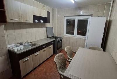 Apartament cu 3 camere decomandat în Tei - 10
