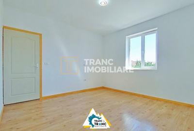 Casă cu 6 camere cu Teren 290 Mp în Sânleani - 1