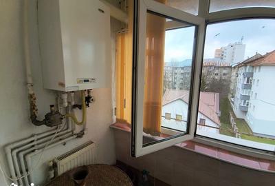 Apartament cu 3 camere decomandat în Moara - 1