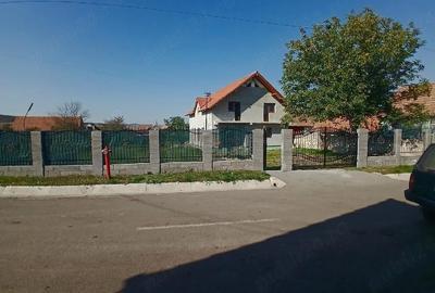 Casă cu 4 camere cu Teren 1000 Mp în Drașov - 2