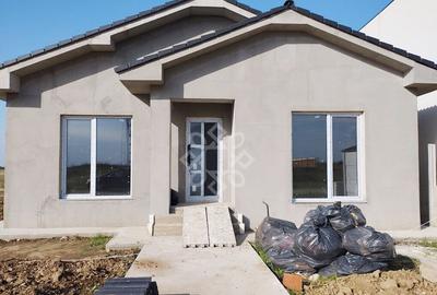 Casa 4 camere si 500mp teren de in Santandrei - 2