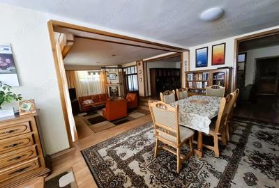 Casă cu 6 camere cu Teren 3150 Mp în Central - 5