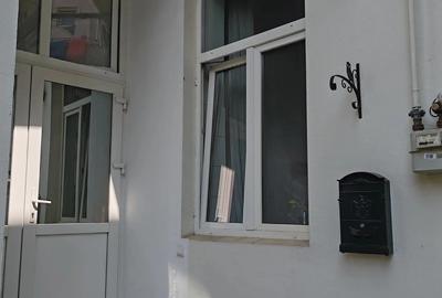 Apartament in casa na?ionalizata curte comuna - 1