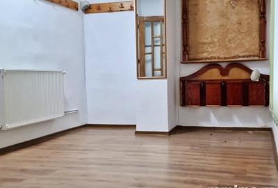 Casă cu 2 camere în Uric - 1