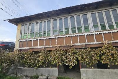 Casă cu 2 camere în Bălteni - 1