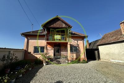 Casă individuală cu 7 camere cu Canalizare în Vest