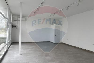 Spațiu comercial, de 59 mp, în Central - 3