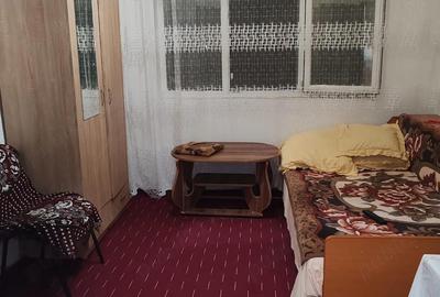 Apartament cu 4 camere semidecomandat în Central - 1