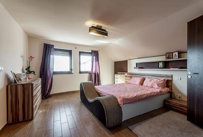 Casă individuală cu 5 camere cu Canalizare în Aradul Nou - 9