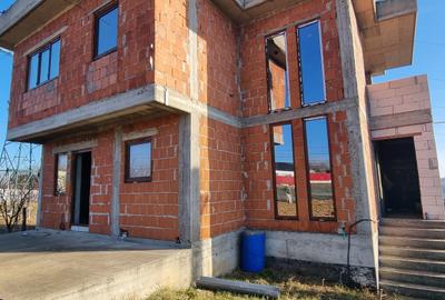 Casa noua cu etaj la intrare in Curtesti - 2