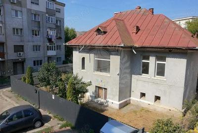 Casă cu Teren 420 Mp în Central - 8