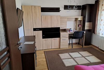 Apartament cu 2 camere decomandat în Cetate - 2
