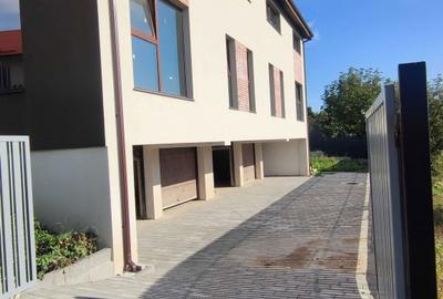 Casă cu 4 camere cu Teren 200 Mp în Iris