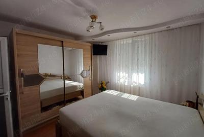 Apartament cu 4 camere decomandat în Central - 1