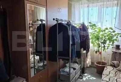 Apartament de vanzare, cu 4 camere, 4 balcoane, 75 mp, zona Blv Bucuresti - 2