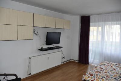 Inchiriez garsoniera zona Lacul Tei - 4