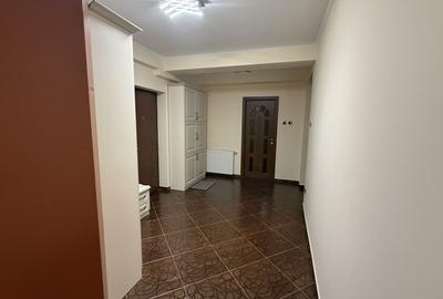 Apartament cu 3 camere, mobilat în Central - 4