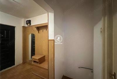 Apartament decomandat cu 2 camere in Nicolina 1, etajul 1 - 7