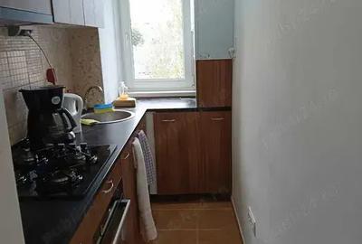 Apartament de inchiriat 2 camere Florilor, Brasov, semidecomandat, etaj intermediar