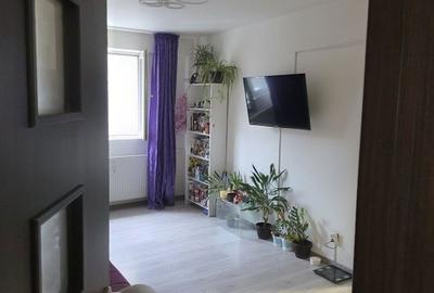 Apartament cu 3 camere semidecomandat, mobilat în Tei - 6