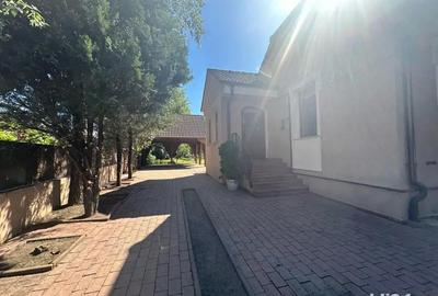 Casă cu 4 camere în Trei Stejari