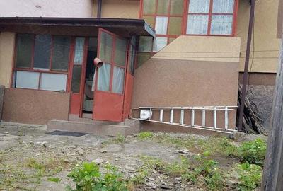 Casă cu 3 camere în Câmpulung Muscel - 2