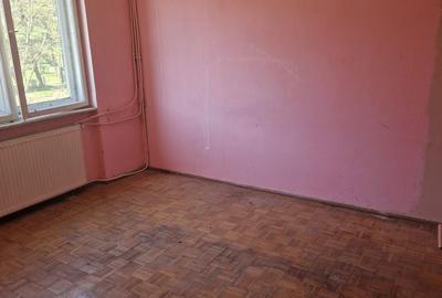 Apartament cu 3 camere semidecomandat în Central - 2