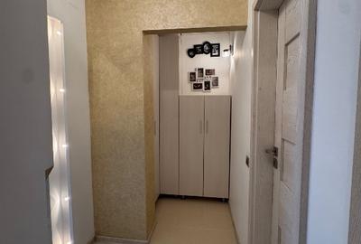 Apartament cu 3 camere decomandat în Traian - 9