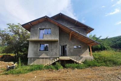 Casă cu 4 camere cu Teren 800 Mp în Bârnova - 8