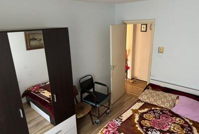 Apartament cu 3 camere semidecomandat, mobilat în Groapa