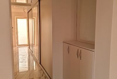 Vând casă cu etaj disponibilă imediat - 12