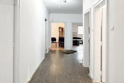 Casă cu 5 camere cu Canalizare în Central - 7