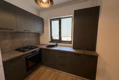 Apartament cu 3 camere semidecomandat în Km 5 - 4