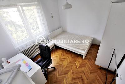 Apartament cu 3 camere semidecomandat, mobilat în Cornișa