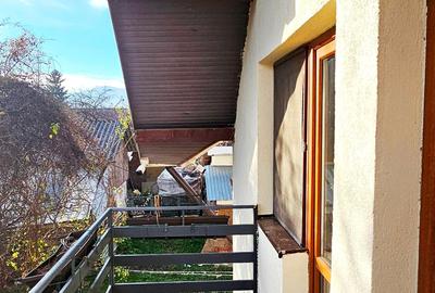 Vila cocheta, prevazuta cu garaj si 500 mp teren, com.Alexandru cel Bun - 18