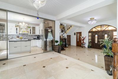 Casă individuală cu 7 camere cu Teren 300 Mp în Colentina - 33