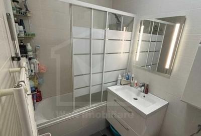 Apartament cu 3 camere semidecomandat, mobilat în Florești - 6