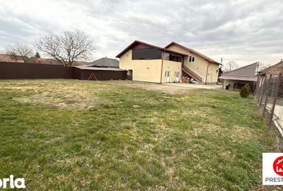 Spațiu comercial, de 450 mp, în Pănet