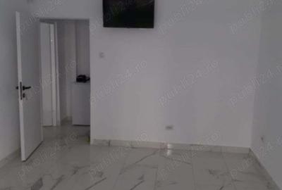Spațiu comercial, de 22 mp, în Central - 4