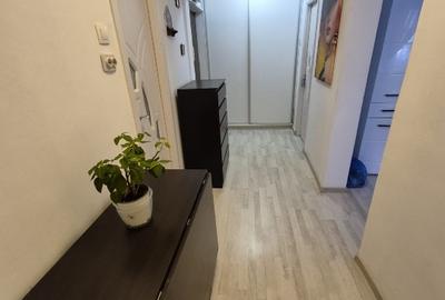 Apartament cu 2 camere decomandat, mobilat în 1 Mai - 10