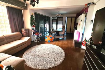 Apartament 2 camere de închiriat – Trocadero, bloc nou, lift - 1