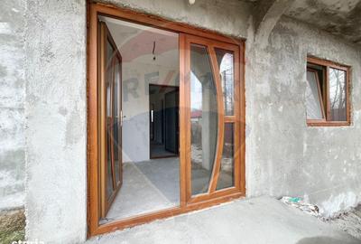 Casă cu 5 camere decomandat cu Teren 1300 Mp în Conțești - 4